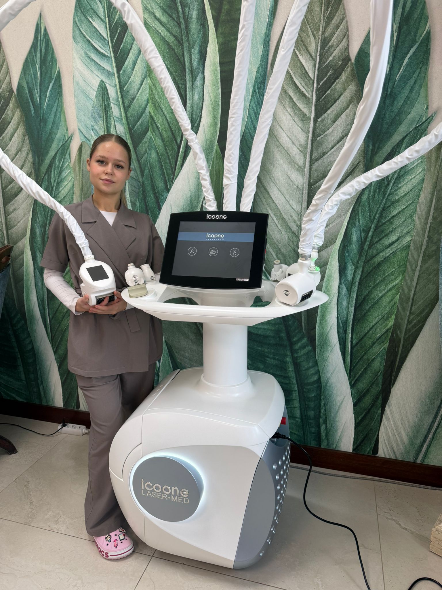 Zabiegi Icoone na twarz i ciało - modelowanie sylwetki, likwidacja cellulitu, lifting twarzy Luboń