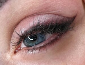 Makijaż permanentny kreska cieniowana - podkreślenie oprawy oczu Luboń